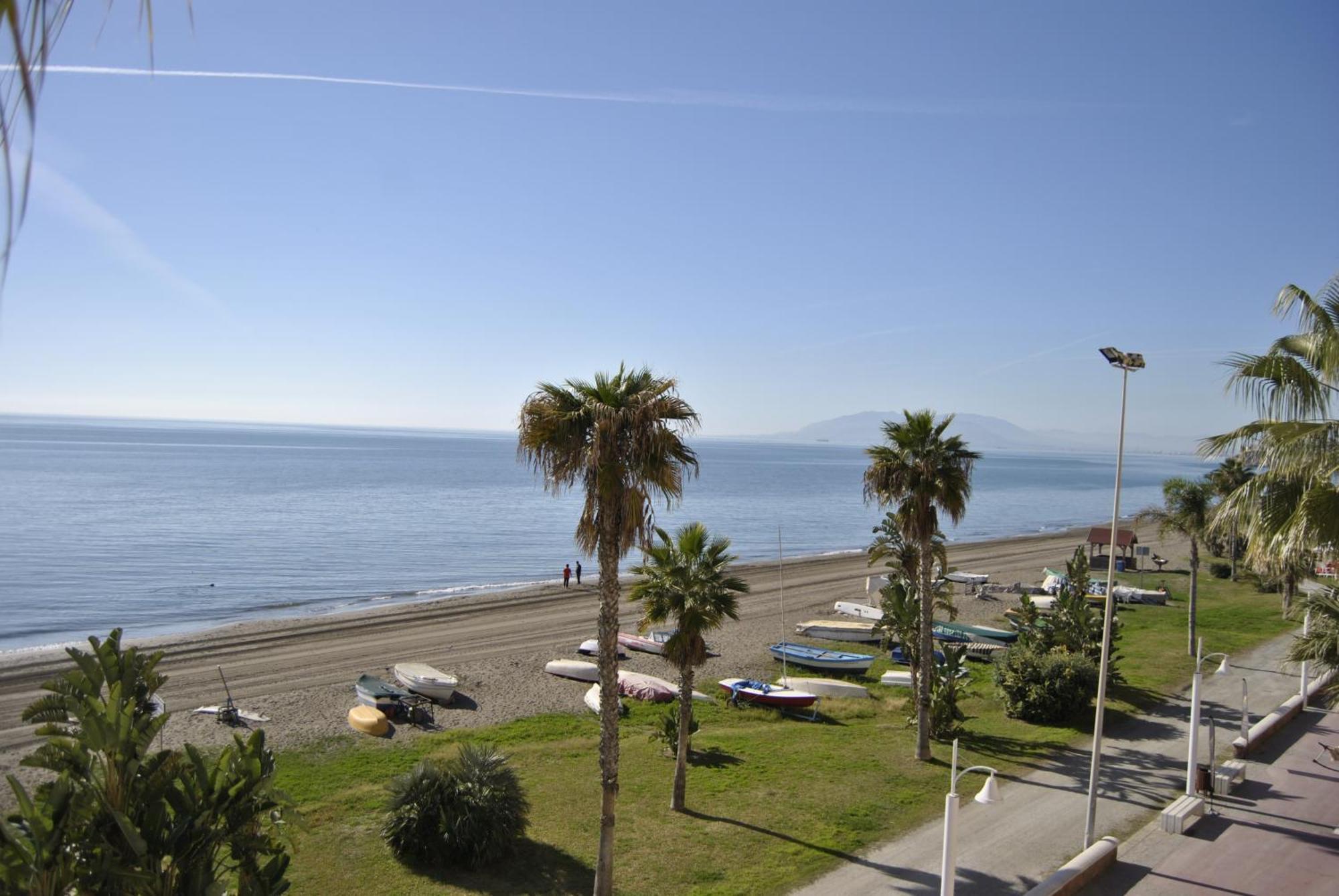 Rincón de la Victoria Apartamento Frente Al Mar,Primera Linea מראה חיצוני תמונה